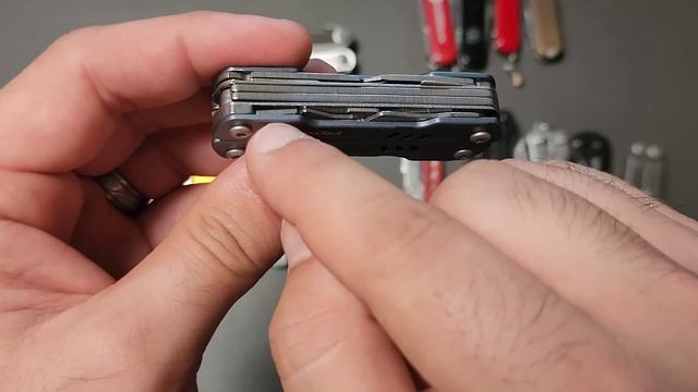 ?Leatherman was right...but handled it wrong (discussing the Squirt, and other small multitools) смотреть онлайн