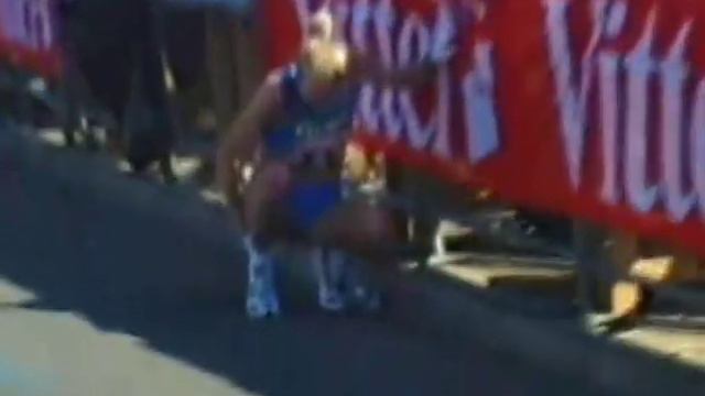 Paula Radcliffe London Marathon 2005 - Peeing And Winning