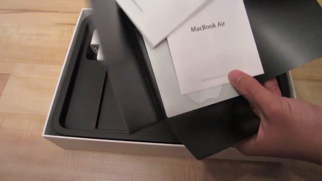 Macbook air 11 inch (Mid 2012) Unboxing смотреть онлайн