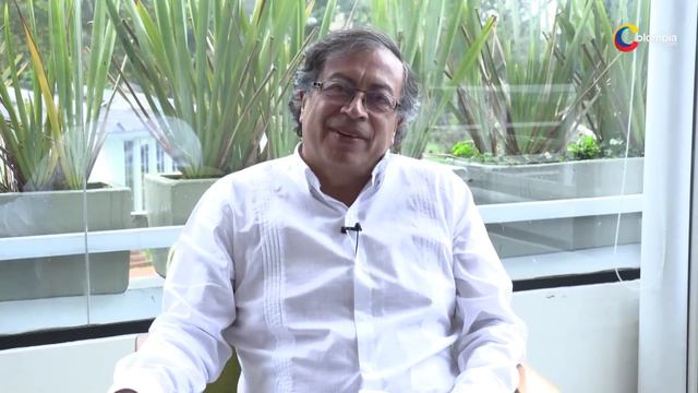 Gustavo Petro: Mhoni vidente comparte preocupante profecía sobre el destino del presidente смотреть онлайн