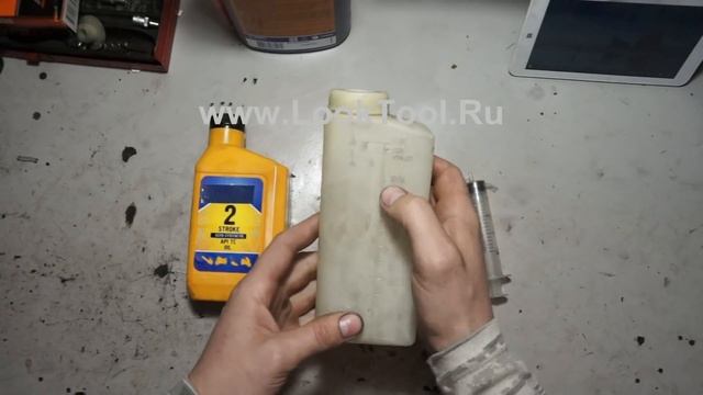 Как развести масло на триммер и бензопилу.