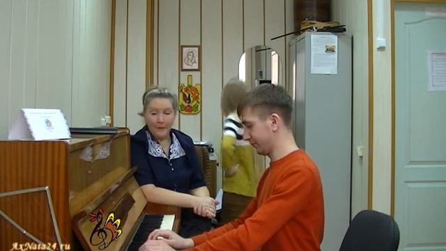 Урок вокала. Распевка на соединение регистров. Джазовый стандарт, хроматизм. смотреть онлайн