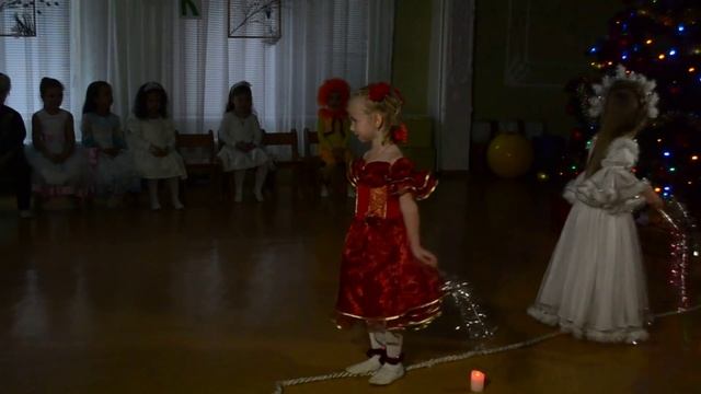 "Танец гимнасток на канате" Новогодний утренник в детском саду смотреть онлайн