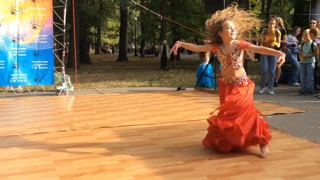 "Джамила", восточный танец, Эмилия / "Jamila", eastern dance, Emiliya смотреть онлайн