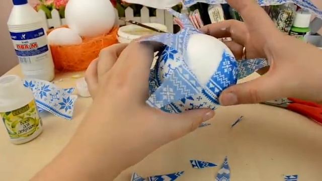Елочная игрушка из пенопласта и салфетки своими руками смотреть онлайн