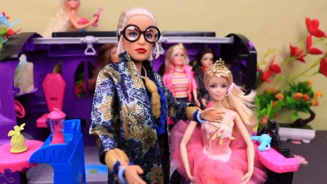 School Bus Morning Routine for Barbie Dolls! PLAY DOLLS смотреть онлайн