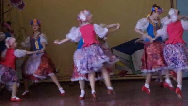 Танец "Полька-славяночка". Ансамбль народного танца "Паночка" смотреть онлайн