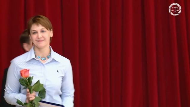 Почетные награды вручили в областном суде смотреть онлайн