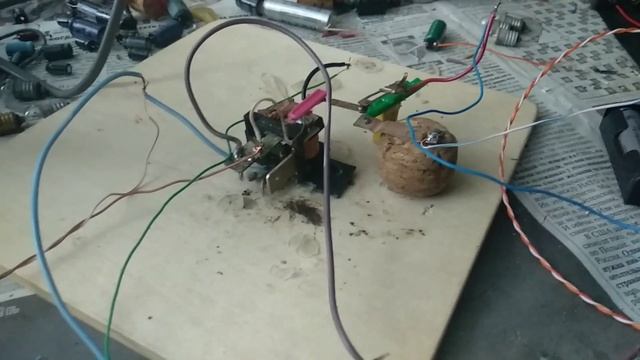 Переменный ток . Схема на реле смотреть онлайн