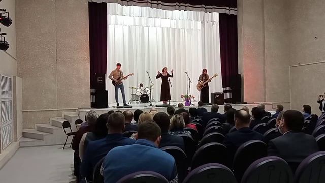 Дарья Снеговская & группа REGRITIT «Ласточка» смотреть онлайн