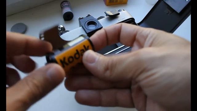 Loading Zenit ET with film смотреть онлайн