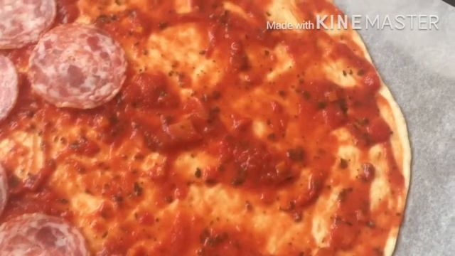 ВКУСНАЯ ДОМАШНЯЯ ПИЦЦА с креветками и колбасой смотреть онлайн