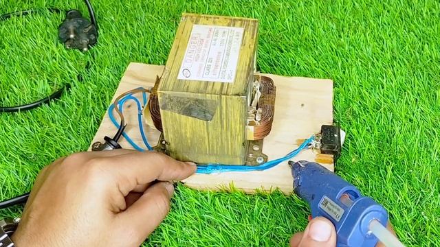 HOW TO MAKE AN ELECTRONIC SOLDERING IRON from a 220V oven transformer? смотреть онлайн