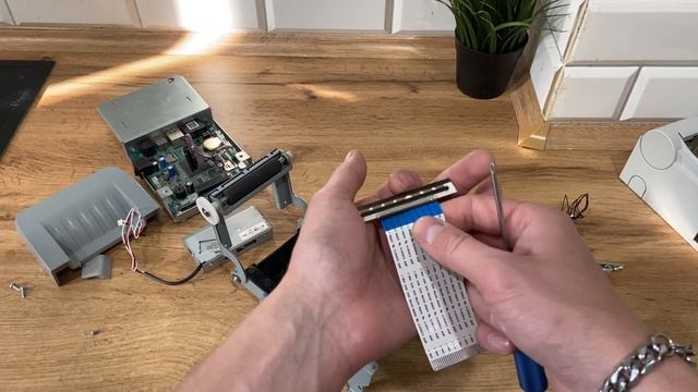 Разборка и сборка ККТ ШТРИХ-ЛАЙТ-01Ф. Физическая замена основной платы, отрезчика и ТПМ смотреть онлайн