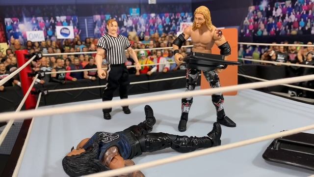 Roman Reigns vs Edge - Action Figure Match! Hardcore Championship смотреть онлайн