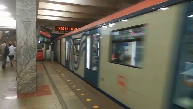 Поезд Москва на станции Рязанский проспект (1) смотреть онлайн