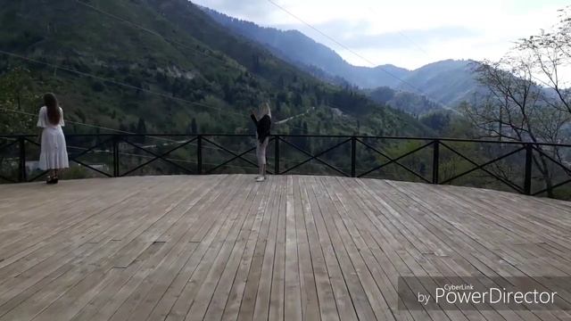 Qazaq Aul кафе рядом с Медеу