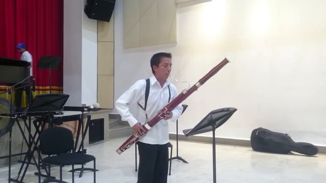 Piazzolla, Tango Estudio No. 3. Guillermo Yalanda , Fagot смотреть онлайн