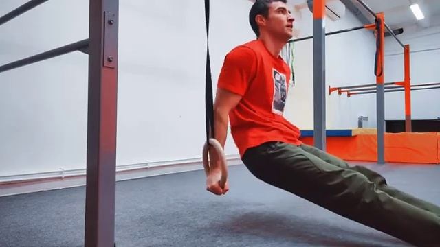 УПРАЖНЕНИЯ НА КОЛЬЦАХ смотреть онлайн