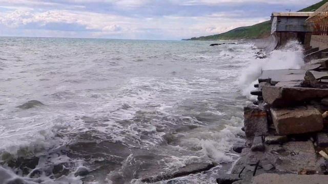 ?ЛАЗАРЕВСКОЕ СОЧИ.Пляж "Фламинго" салют в честь празднования 75 годовщины победы! Малютует море!!! смотреть онлайн
