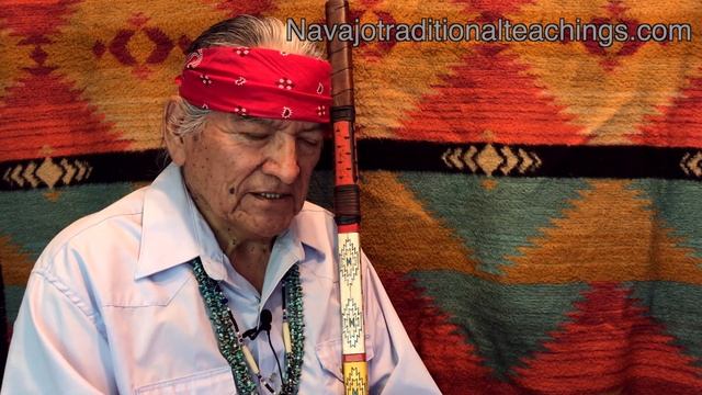 Navajo Historian Wally Brown Teaches About Ghost Beads смотреть онлайн