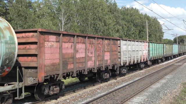 Электровоз ВЛ80С-703 с грузовым поездом смотреть онлайн