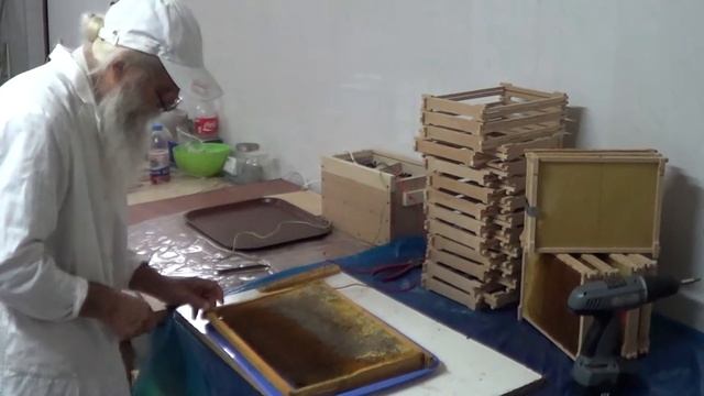 Пчеловодство в Украине: Богородичные Пчелорамки для Ульев Богородичного Пчеловедения смотреть онлайн