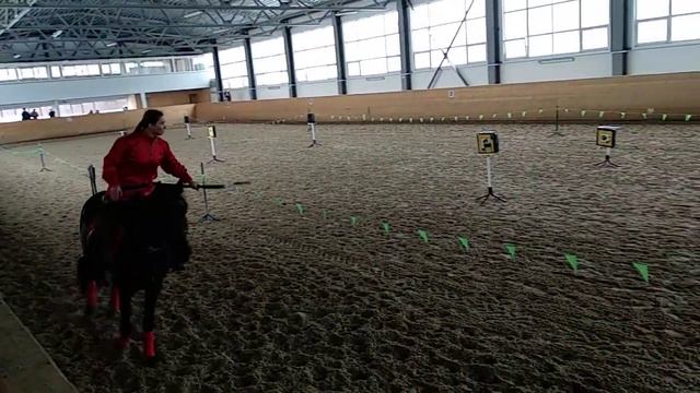 Александра Коровкина - тренер КСК "Сивка", соревнования по конной стрельбе из лука смотреть онлайн