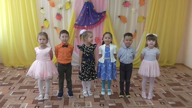 Вокальный ансамбль "Гармония". Песня "Мамочка, милая, мама моя!" смотреть онлайн