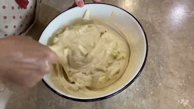 Пышные оладьи на кефире ! Как у бабушки !!! смотреть онлайн