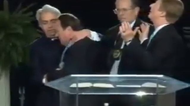 Dr Morris Cerullo “Powerful Prophecy” To Benny Hinn смотреть онлайн