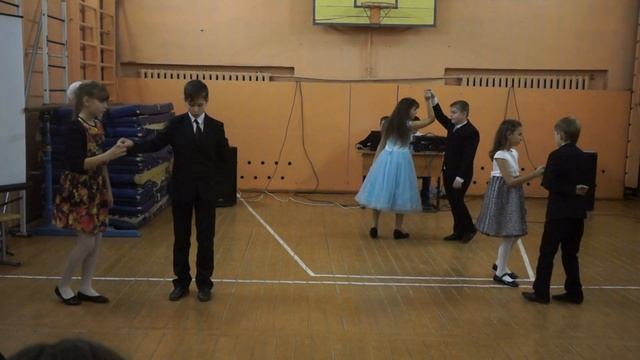 Вальс 5 класса)))на день матери))(сынуля)27.11.2015г смотреть онлайн