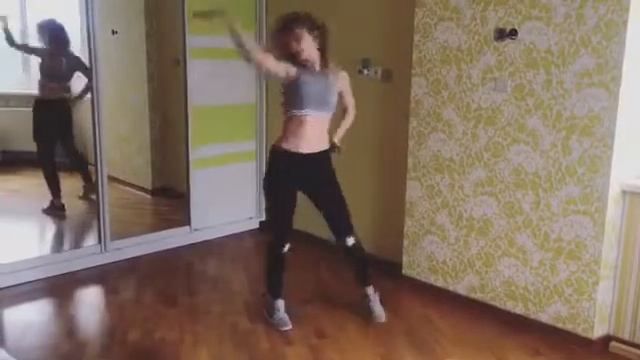 Reggeton by Dari / Romeo Santos ft. Daddy Yankee - Bella Y Sensual смотреть онлайн