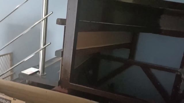 Беларусь | Покрасила лестницу и камин | Яна делает себе новый маникюр смотреть онлайн
