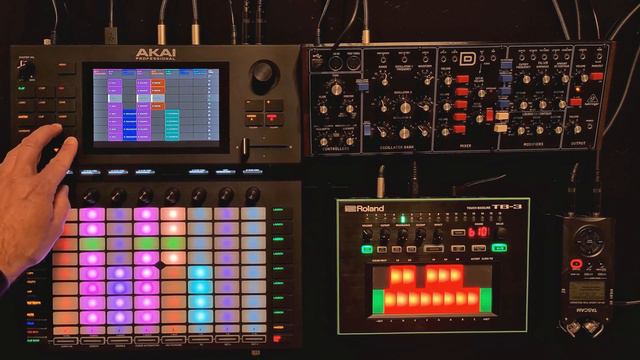 Akai Force live set with Model D and TB-3 смотреть онлайн