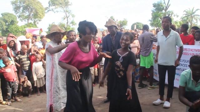 ESOBA MICHEZO YA ASILI YA KIBEMBE, VIJANA WA MWANGA RADHi KWA DANCE смотреть онлайн
