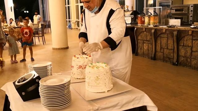 #Дюни #Duni #Royal#Resort #Marina #Beach #Restaurant благодарят поваров за их труд #Болгария #2020 смотреть онлайн