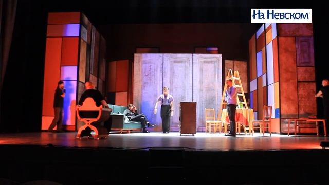 Семен Альтов дебютирует в премьере спектакля по его пьесе «Скелет в шкафу» смотреть онлайн