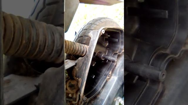 Замена воздушного фильтра на скутере Suzuki Lets2 смотреть онлайн