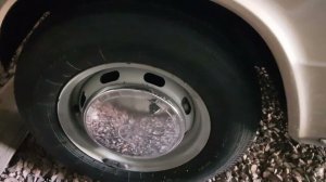 Обработка покрышек специальным составом, предотвращающим растрескивание.