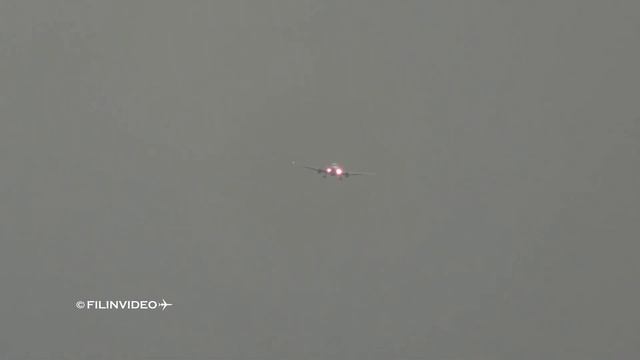 ✈Уход на второй круг и заход перед грозой / Боинг 767 Ютэйр / Аэропорт Внуково 2020 смотреть онлайн