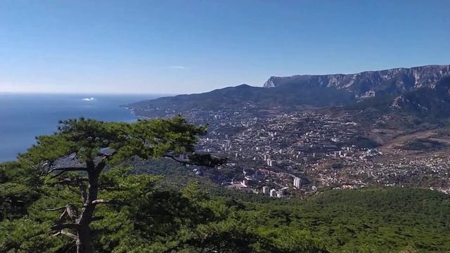 Панорамы над Ялтой с г.Туаре-Эгерек. смотреть онлайн