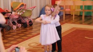 Танец  "Кукарелла"