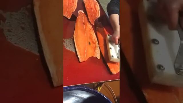 Как красят семгу смотреть онлайн