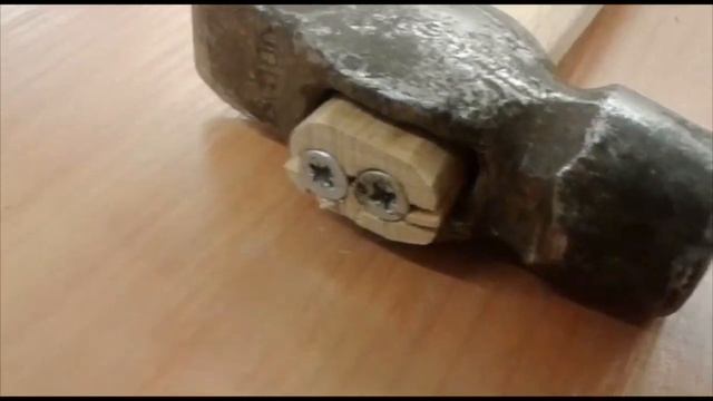 Саморезы вместо клина (Расклинивание молотка саморезами) смотреть онлайн