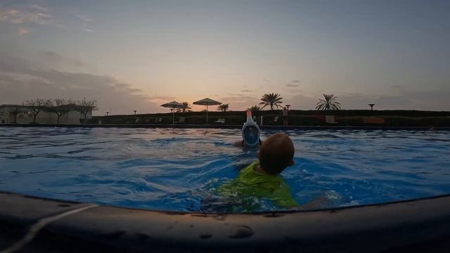 Swimming Pool бассейн возле дома, тестим камеру под водой