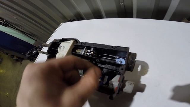 Ремонт элекронного стояночного тормоза BMW e70 e71, мотор ручника смотреть онлайн