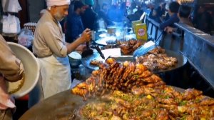 ПАКИСТАН, Базар Пешавар / Блюдо ПАКИСТАНСКОЙ Кухни: Дези ПИЦЦА, Цыпленок ТАВА, Баранина КАРАХИ ГОШТ