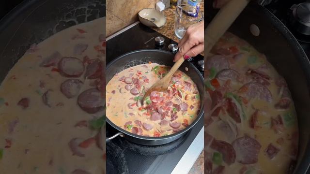 Smoked Sausage Cajun Alfredo! смотреть онлайн