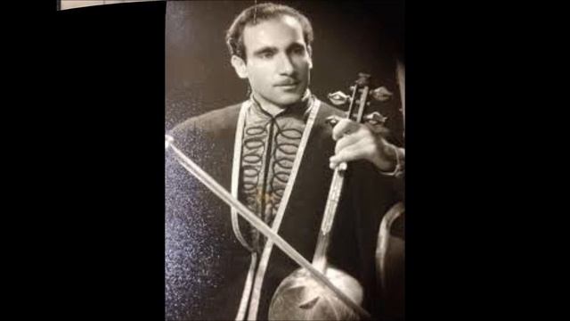 N°2 "Ashkharhums akh.."Hrachya N. Muradian(Kamancha), R. Harutynian (Duduk: Dam)1973, Armenia. смотреть онлайн